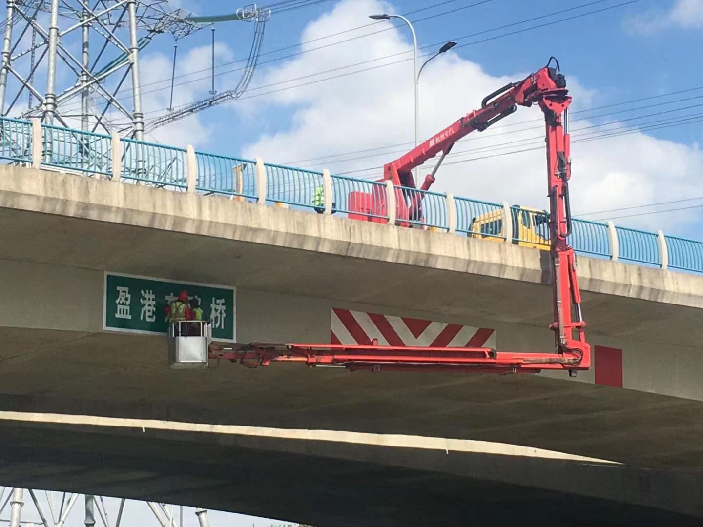 16米-26米臂架式橋梁檢測(cè)車(chē)